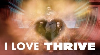 「I LOVE THRIVE」。革命軍リーダーの叫びはあたりに響き渡り、邪悪な力を吹き飛ばすとともに、慈愛に満ちた正義の力へ昇華した。